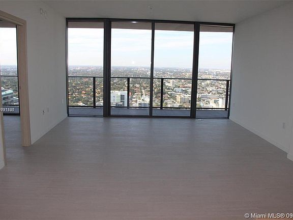 4th image of 1000 Brickell Plz #4610