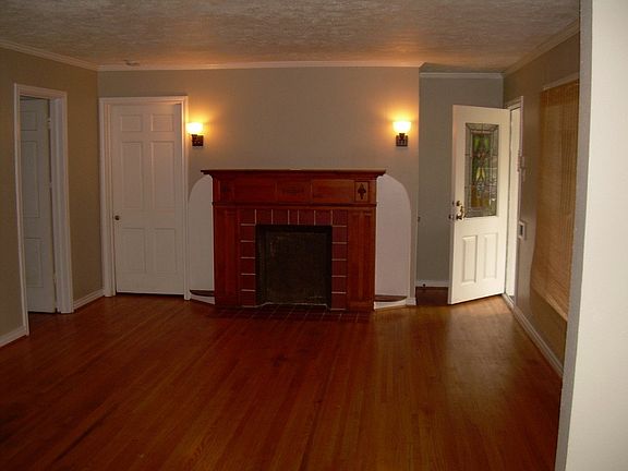 4th image of 6131 Hollis Ave