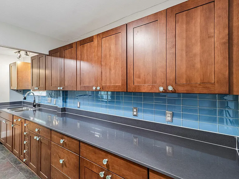 4315 Bellvue Ave — Photo 12