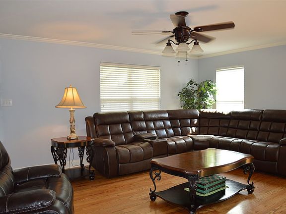 5th image of 155 Lauren Dr SE
