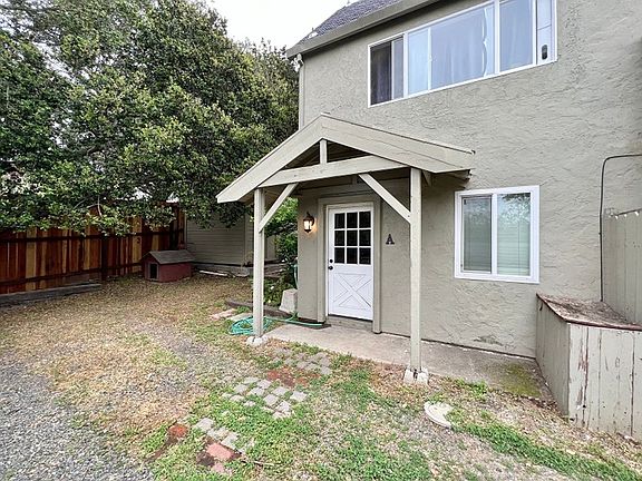 2nd image of 1025 McKenzie Dr #A