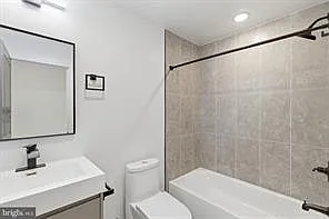 1005 W Orleans St — Photo 18