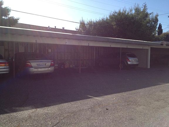 2nd image of 1052 Roewill Dr APT 4