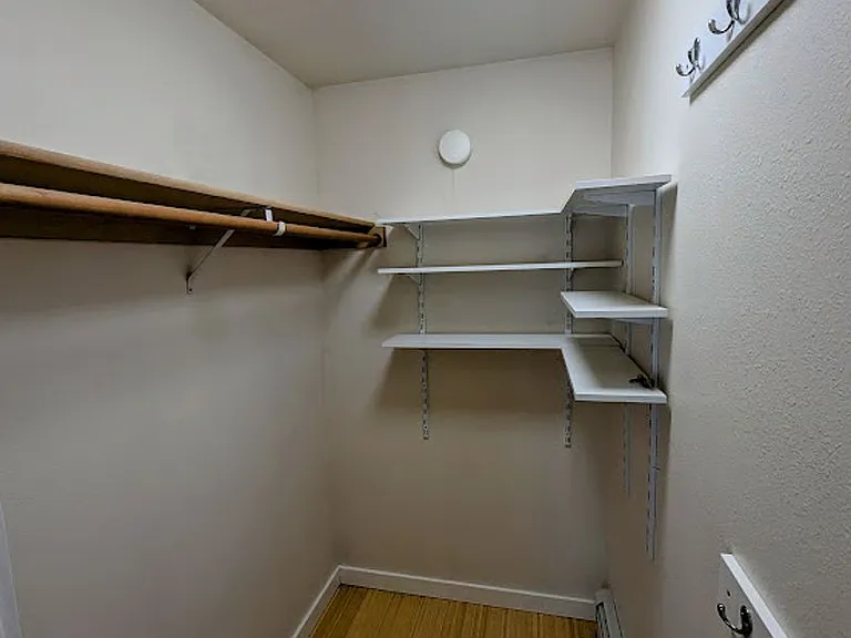 2981 Foster Ave — Photo 22