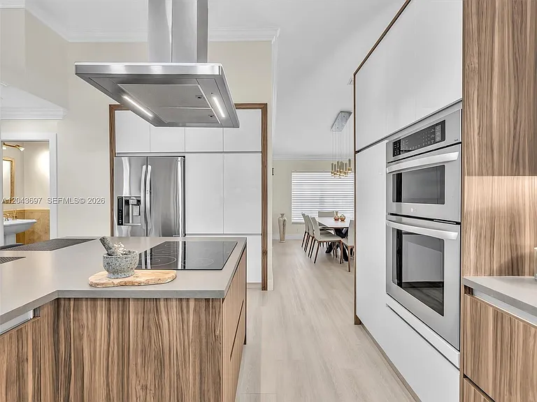 639 Verona Pl — Photo 40