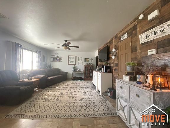 2nd image of 1009 W Iowa Ave