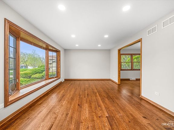 4th image of 1321 Iroquois Ln