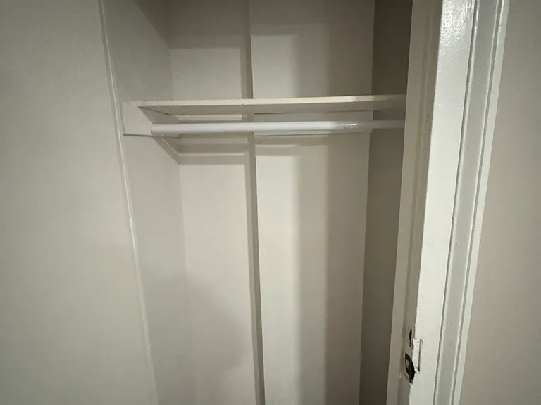 9 Washington Pl #BASEMENT — Photo 18