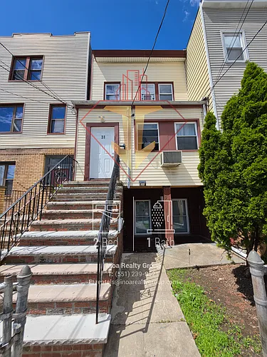 31 Pearsall Ave Photo 1