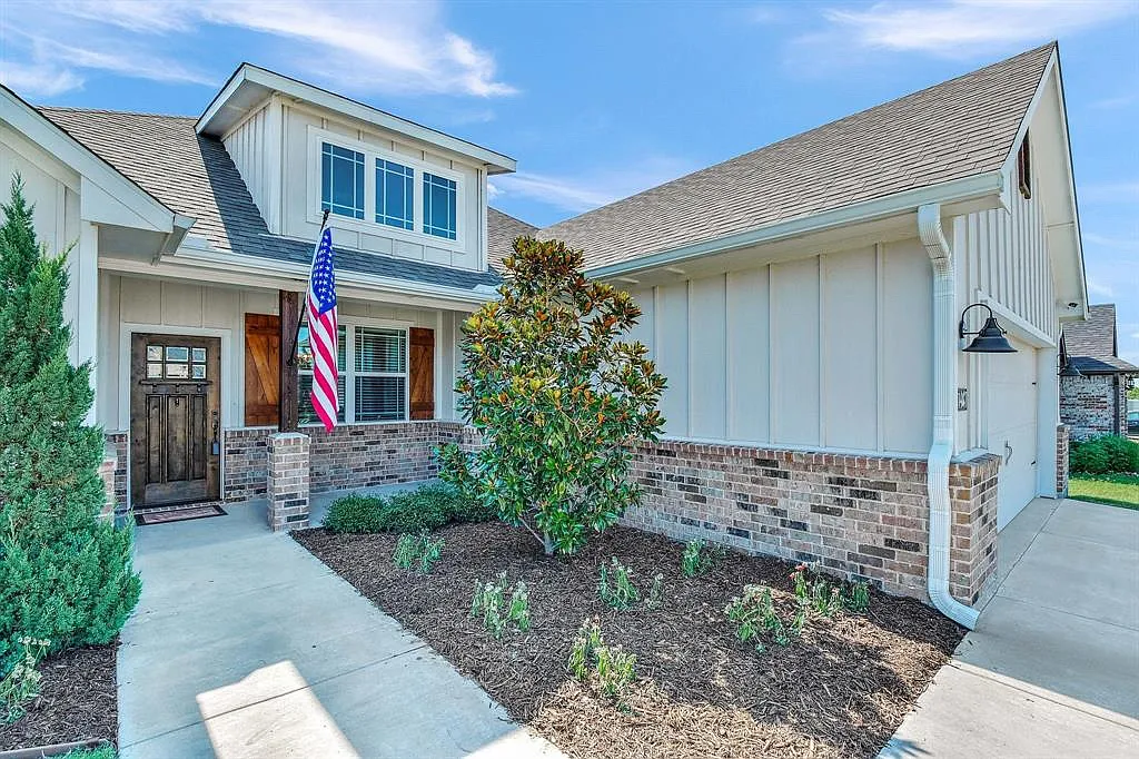 3 bed, 1575 sqft, $2,599 — Photo 3