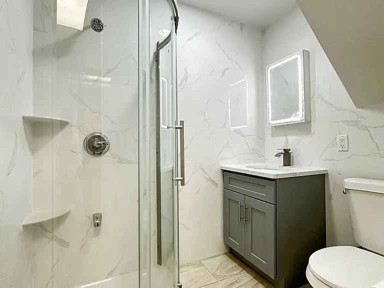 664 Travis Ave #1F — Photo 7