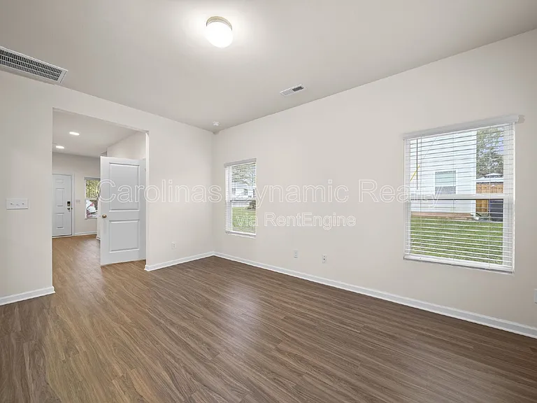 711 Lackey St — Photo 5