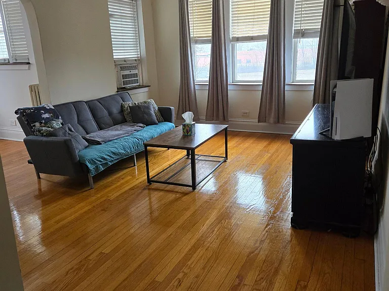 1118 Harrison St #2 — Photo 4