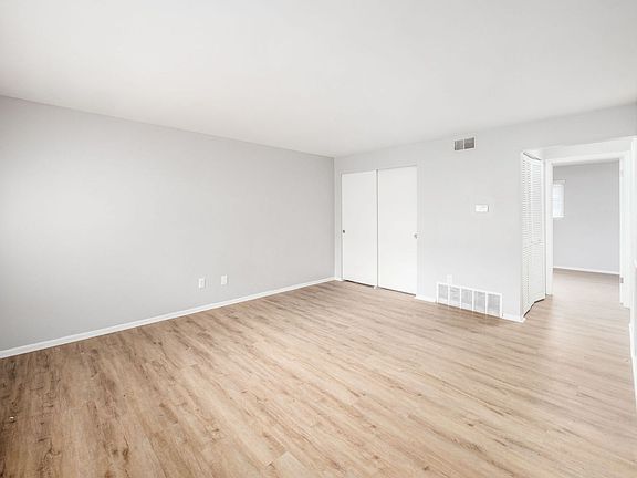 3rd image of 593 Riverview Dr APT C