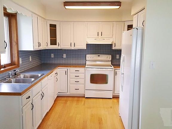 5th image of 605 Chautauqua Park Dr APT 6
