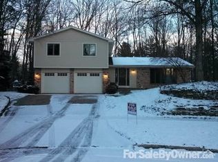 5812 Sutton Pl, Midland, MI 48640