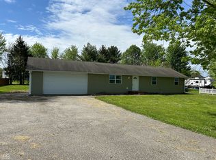 1435 E New Rd, Greenfield, IN 46140