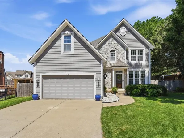 11824 W 112th Ter, Overland Park, KS 66210