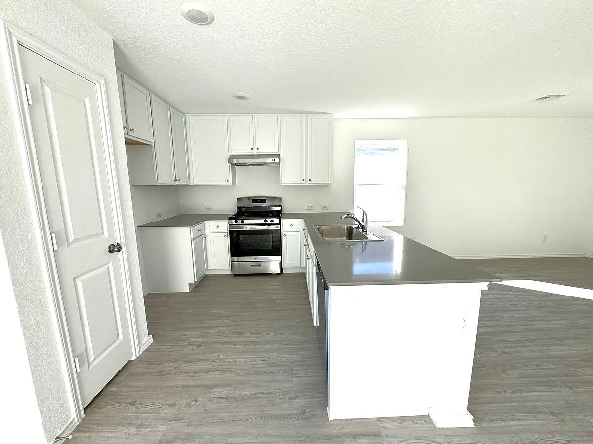 Building Photo - 2714 Martell St