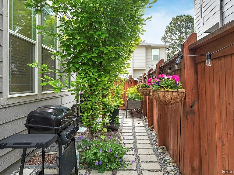 209 W Jamison Ct — Photo 23