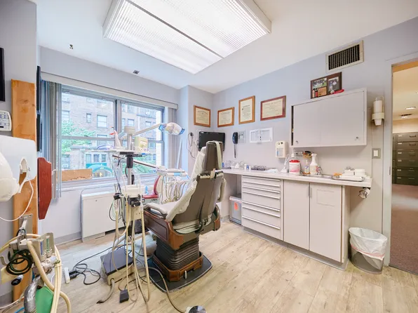 400 East 56th Street image 2 of 9