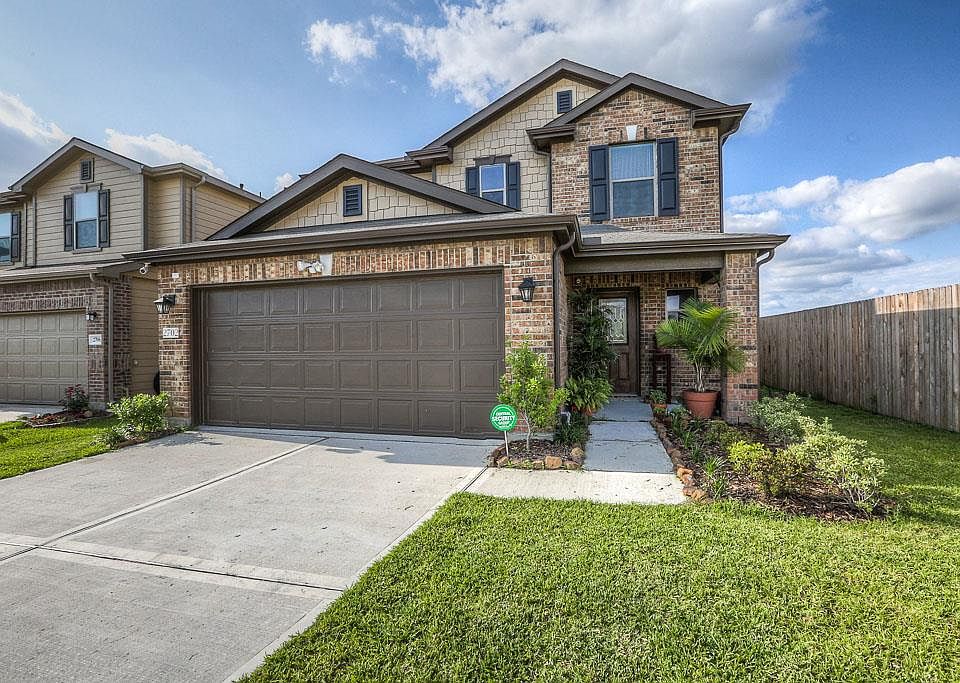 1st image of 2702 Urban Glen Ct