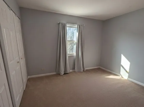 (undisclosed Address), Elgin, IL 60123