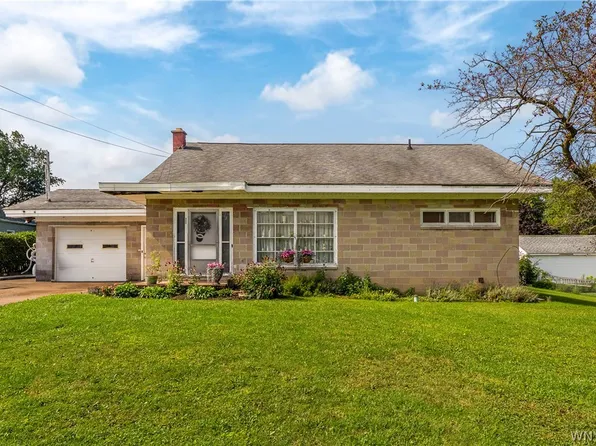 2643 Hawthorne Ave, Hamburg, NY 14075