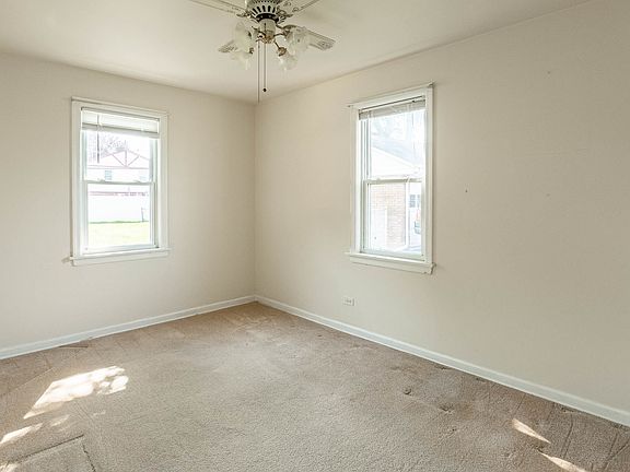 4th image of 2705 Calwagner St