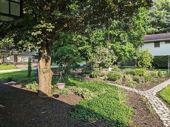 3rd image of 2200 Robinhood Ln