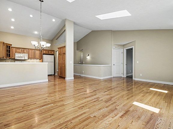 3rd image of 6589 Gracepoint Dr SE #77
