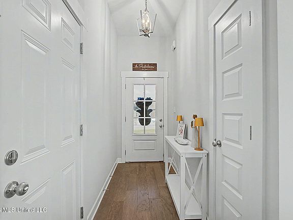 4th image of 3041 Bryant St