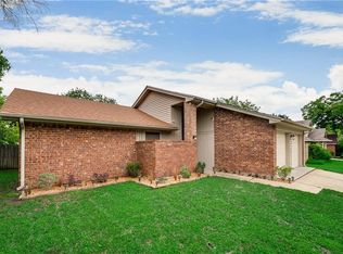 10228 Lone Pine Ln, Fort Worth, TX 76108