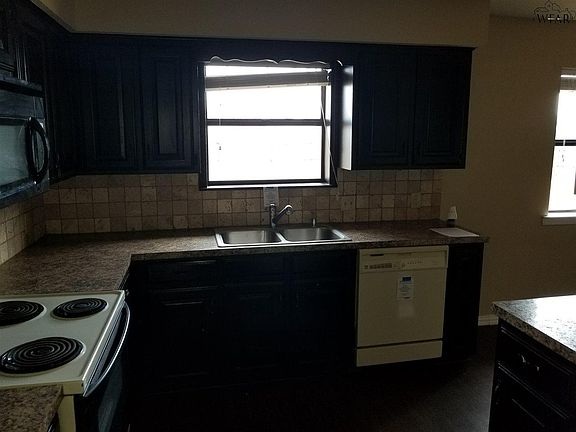 5th image of 1605 Parker Dr