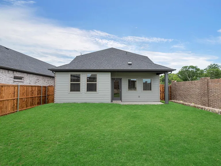 606 Green Grass Dr — Photo 26