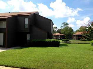 10 Oxford Ln, Palm Coast, FL 32137