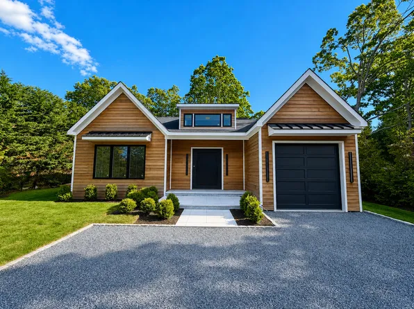 https://photos.zillowstatic.com/fp/e0777c22ff71cc25baadae0d1f837c46-p_e.webp
