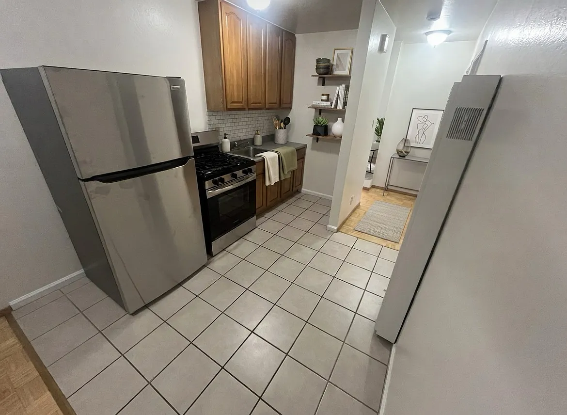 2 bed, 603 sqft, $2,450 — Photo 2