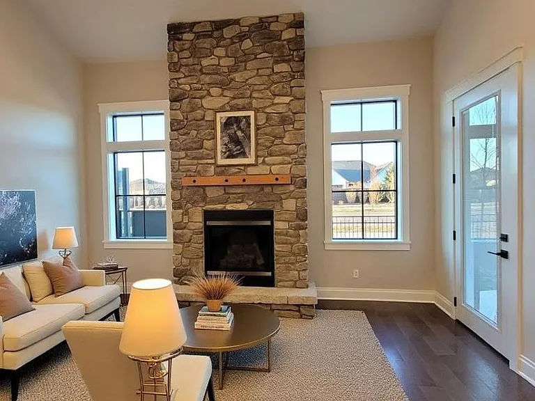 4264 W Lovegood Ln — Photo 2
