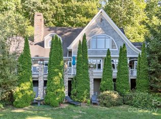 11 Hearthstone Dr, Asheville, NC 28803