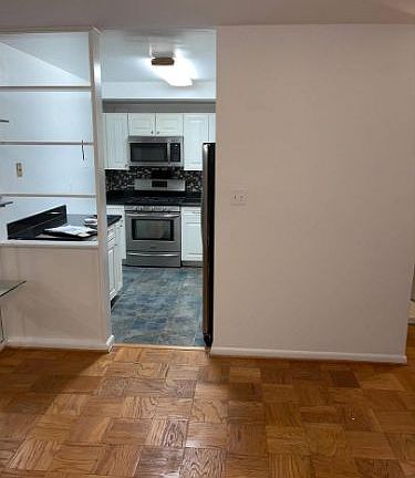 3rd image of 4977 Battery Ln #11009