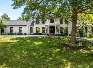 2220 Barnbridge Rd, Saint Louis, MO 63131