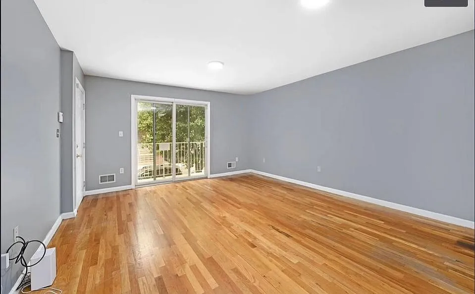 2 bed, 1.5 bath, 1200 sqft, $3,150 — Photo 2