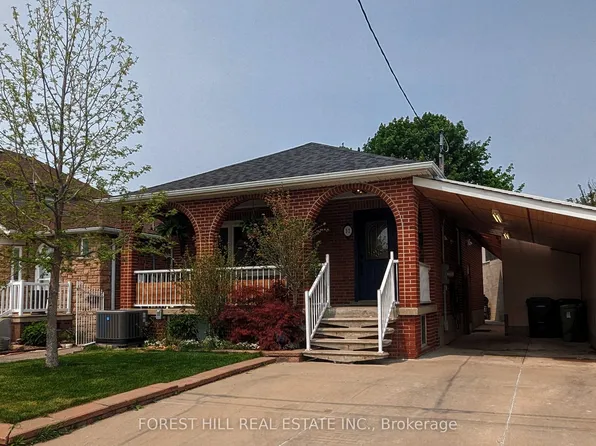 32 Rotherham Ave, Toronto, ON M6M 1M2