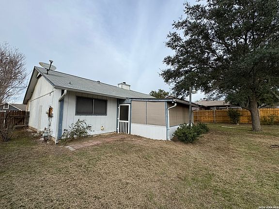 4th image of 2622 Lakehaven