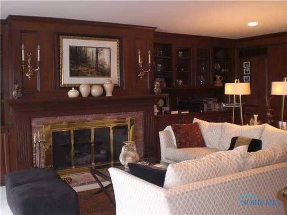 4th image of 30278 W Waterford Dr