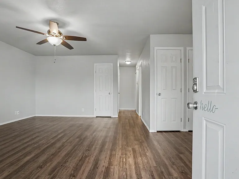 15351 W Highway 66 Hwy #E — Photo 3