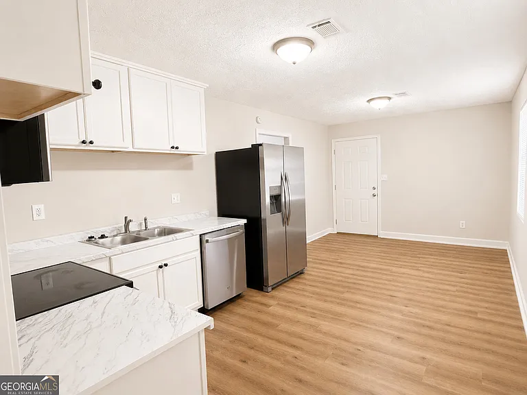 116 Bradley Cir — Photo 6