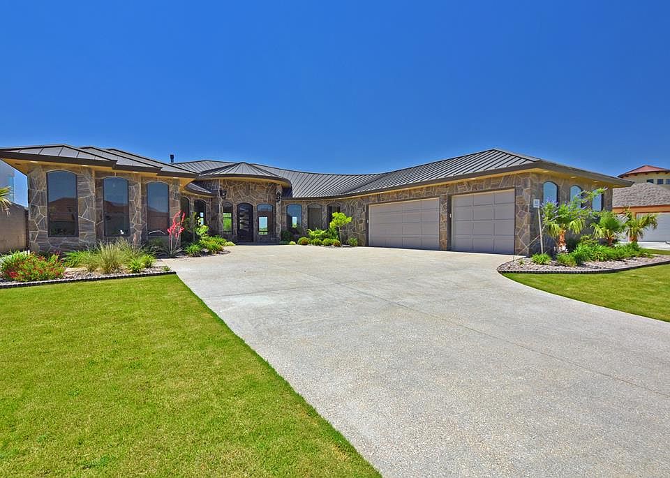 1st image of 3105 San Saba Dr