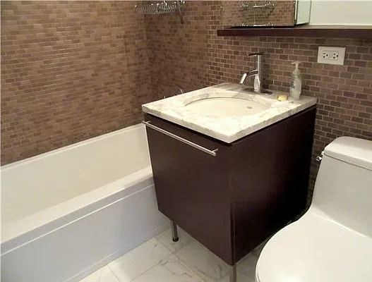 Rented by City Connections Realty | media 16